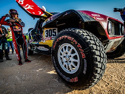 Carlos Sainz gana su tercer Dakar con neumáticos BFGoodrich ®